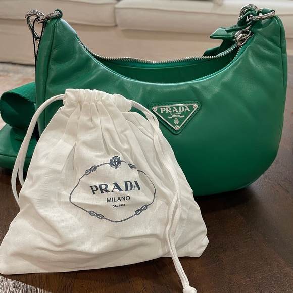 Padded nappa-leather Prada Re-Edition shoulder bag - Picture 4 of 5